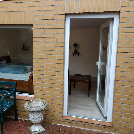 Ruhige, Gemuetliche 1-Zimmer Gartenwohnung Fuer 2 Erwachsene Lübeck Exterior foto