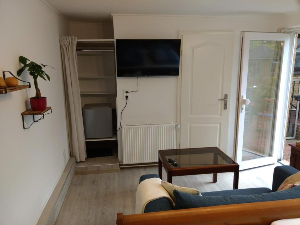 Ruhige, Gemuetliche 1-Zimmer Gartenwohnung Fuer 2 Erwachsene Lübeck Exterior foto